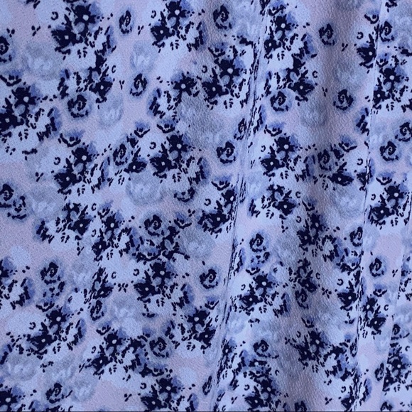 ADRIANNE PAPELL Blue Floral Flutter Sleeve Ruffled High Neck Blouse - Picture 4 of 10